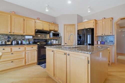 52 Edgebrook Rise Nw, Calgary, AB - Indoor Photo Showing Kitchen