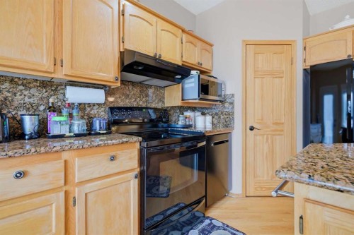 52 Edgebrook Rise Nw, Calgary, AB - Indoor Photo Showing Kitchen