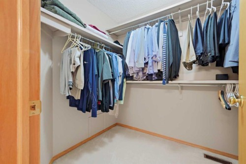 52 Edgebrook Rise Nw, Calgary, AB - Indoor With Storage