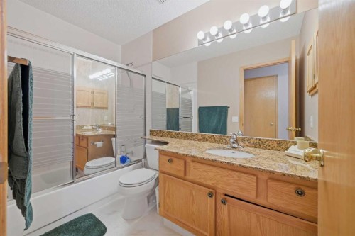 52 Edgebrook Rise Nw, Calgary, AB - Indoor Photo Showing Bathroom