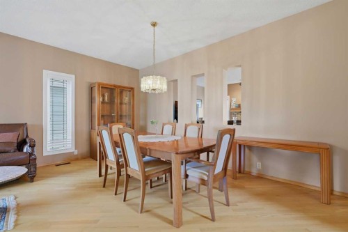 52 Edgebrook Rise Nw, Calgary, AB - Indoor Photo Showing Dining Room
