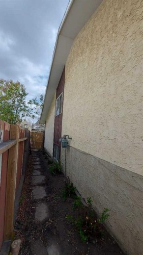 821 Whitemont Drive Ne, Calgary, AB - Outdoor