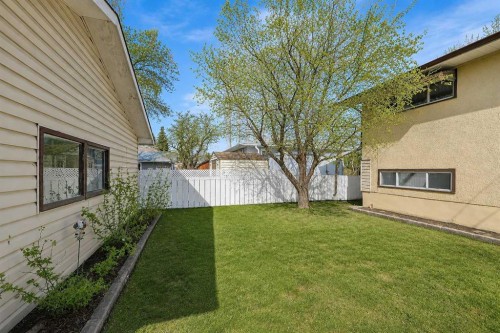 68 West Glen Crescent Sw, Calgary, AB - Outdoor With Exterior