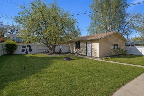 68 West Glen Crescent Sw, Calgary, AB - Outdoor