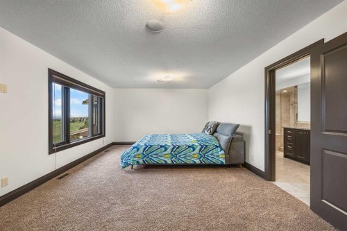 136 Edelweiss Drive Nw, Calgary, AB - Indoor Photo Showing Bedroom