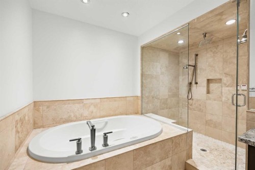 136 Edelweiss Drive Nw, Calgary, AB - Indoor Photo Showing Bathroom