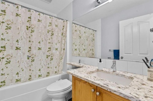 230 Tarawood Close Ne, Calgary, AB - Indoor Photo Showing Bathroom