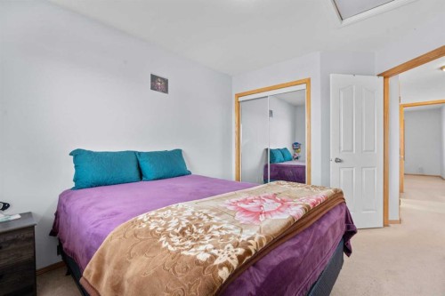 230 Tarawood Close Ne, Calgary, AB - Indoor Photo Showing Bedroom