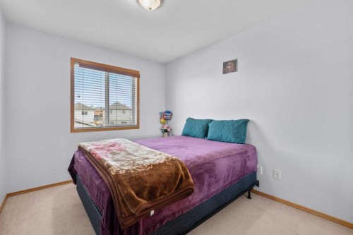 230 Tarawood Close Ne, Calgary, AB - Indoor Photo Showing Bedroom