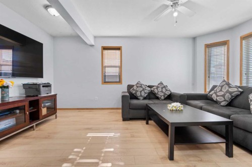 230 Tarawood Close Ne, Calgary, AB - Indoor Photo Showing Living Room
