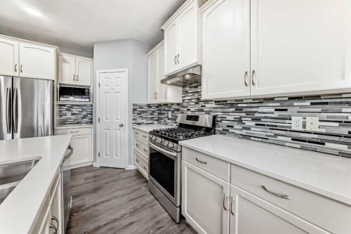 114 Valley Crest Close Nw, Calgary, AB - Indoor Photo Showing Kitchen With Upgraded Kitchen
