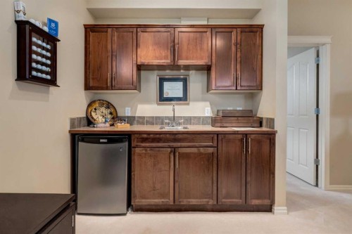 38 Kincora Terrace Nw, Calgary, AB - Indoor Photo Showing Kitchen