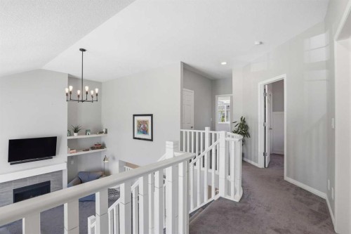 25 Yorkville Green Sw, Calgary, AB - Indoor Photo Showing Other Room