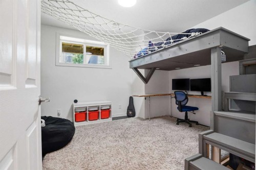 25 Yorkville Green Sw, Calgary, AB - 