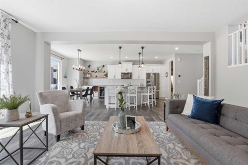 25 Yorkville Green Sw, Calgary, AB - Indoor Photo Showing Living Room