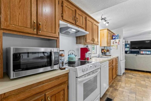 117 Sunset Way, High River, AB 