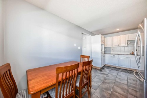 3-4503 75 Street Nw, Calgary, AB - Indoor Photo Showing Other Room