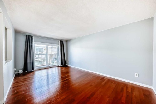 3-4503 75 Street Nw, Calgary, AB - Indoor Photo Showing Other Room