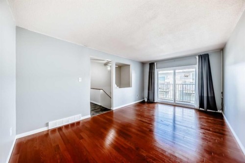 3-4503 75 Street Nw, Calgary, AB - Indoor Photo Showing Other Room