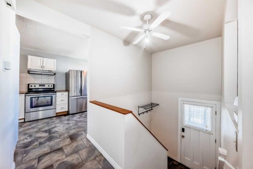 3-4503 75 Street Nw, Calgary, AB - Indoor