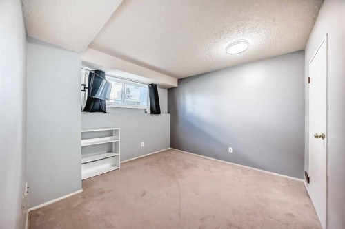 3-4503 75 Street Nw, Calgary, AB - Indoor Photo Showing Other Room
