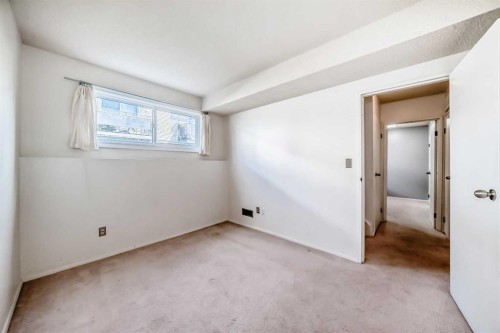 3-4503 75 Street Nw, Calgary, AB - Indoor Photo Showing Other Room