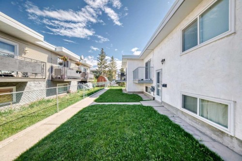 3-4503 75 Street Nw, Calgary, AB - Outdoor