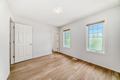 137 Eversyde Boulevard Sw, Calgary, AB - Indoor Photo Showing Other Room