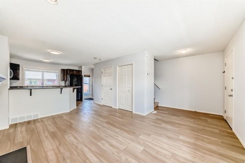 137 Eversyde Boulevard Sw, Calgary, AB - Indoor Photo Showing Kitchen