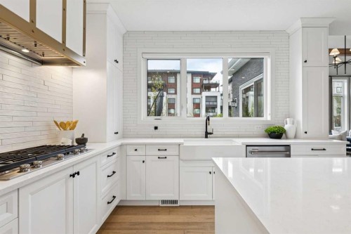 22 Mahogany Cove Se, Calgary, AB - Indoor Photo Showing Kitchen