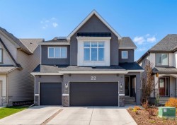 22 Mahogany Cove SE Calgary, AB T3M 2S5