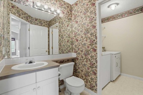 12 Citadel Park Nw, Calgary, AB - Indoor Photo Showing Bathroom