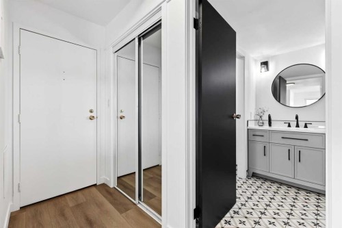 903-1107 15 Avenue Sw, Calgary, AB - Indoor Photo Showing Other Room