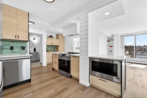 903-1107 15 Avenue Sw, Calgary, AB - Indoor Photo Showing Kitchen