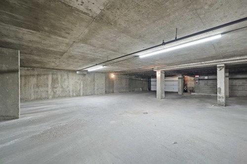 903-1107 15 Avenue Sw, Calgary, AB - Indoor Photo Showing Garage
