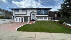 911 12 Street SEHigh River, AB T1V 1L2