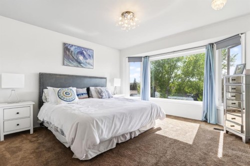 235 Deerview Drive Se, Calgary, AB - Indoor Photo Showing Bedroom