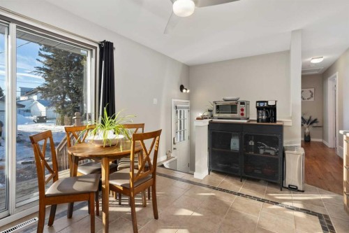 4923 51 Avenue, Holden, AB - Indoor Photo Showing Dining Room
