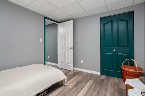 4923 51 Avenue, Holden, AB - Indoor Photo Showing Bedroom