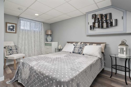 4923 51 Avenue, Holden, AB - Indoor Photo Showing Bedroom