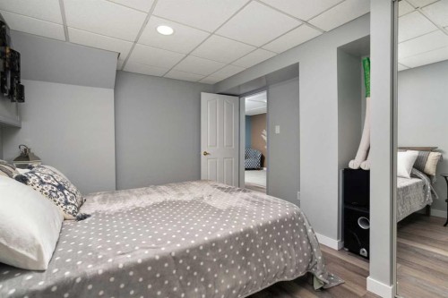 4923 51 Avenue, Holden, AB - Indoor Photo Showing Bedroom