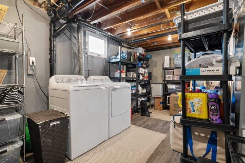 4923 51 Avenue, Holden, AB - Indoor Photo Showing Laundry Room