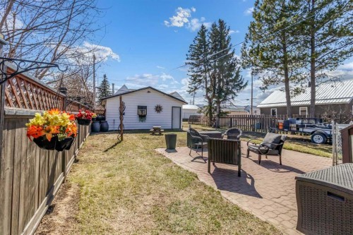 4923 51 Avenue, Holden, AB - Outdoor