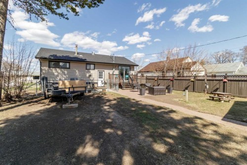 4923 51 Avenue, Holden, AB - Outdoor