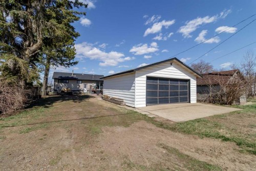 4923 51 Avenue, Holden, AB - Outdoor