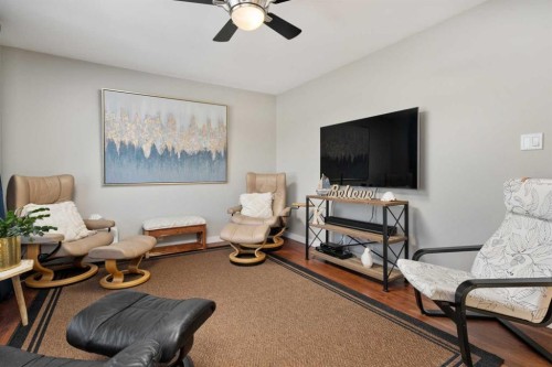 4923 51 Avenue, Holden, AB - Indoor