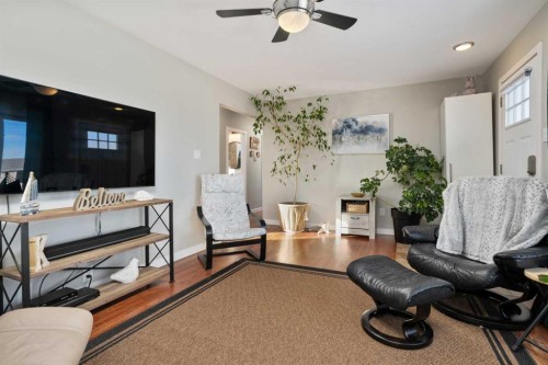 4923 51 Avenue, Holden, AB - Indoor