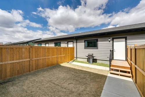 201 Vantage Drive, Cochrane, AB - Outdoor