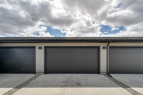 201 Vantage Drive, Cochrane, AB - Outdoor
