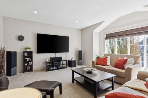 24 Auburn Sound Crescent Se, Calgary, AB - Indoor Photo Showing Living Room